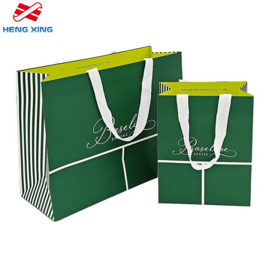 роскошный бумажный подарочный пакет