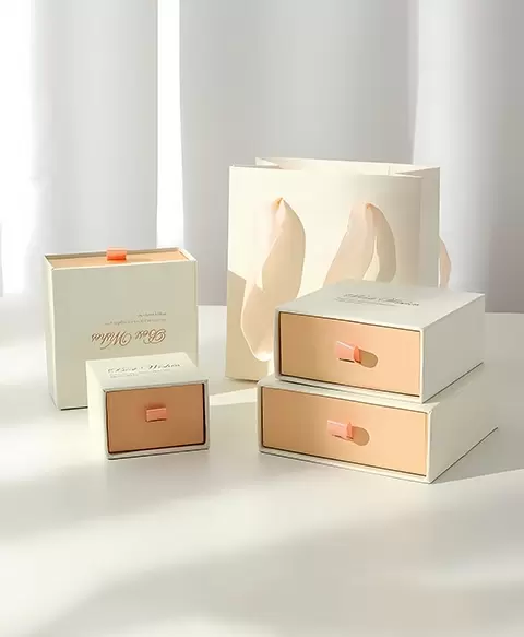 бумажная коробка с ящиками