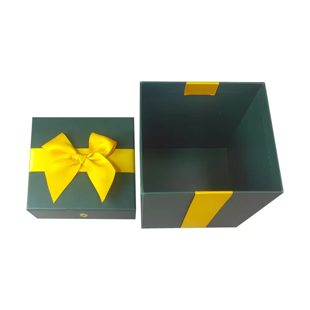 Коробка с крышкой и основанием